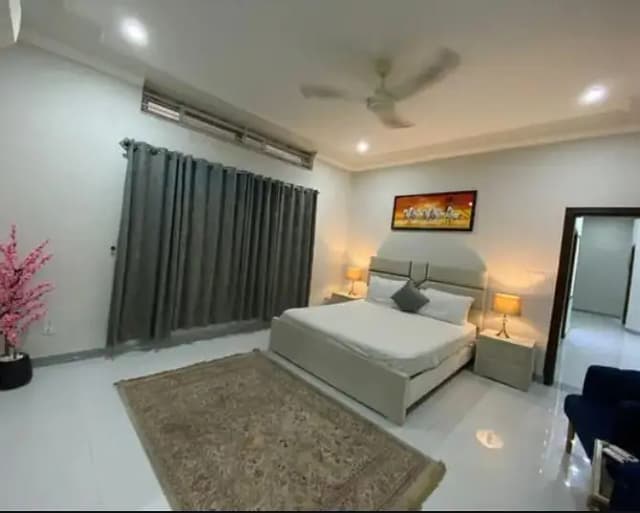 Shah G Hotel Ac Room for short time