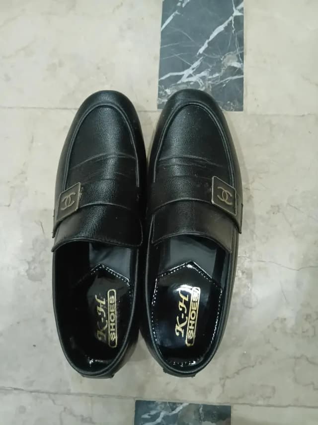 casual shoes
