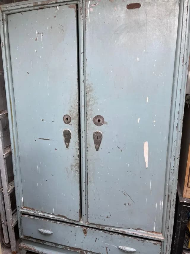 Heavy gauge iron safe wardrobe urgent sale