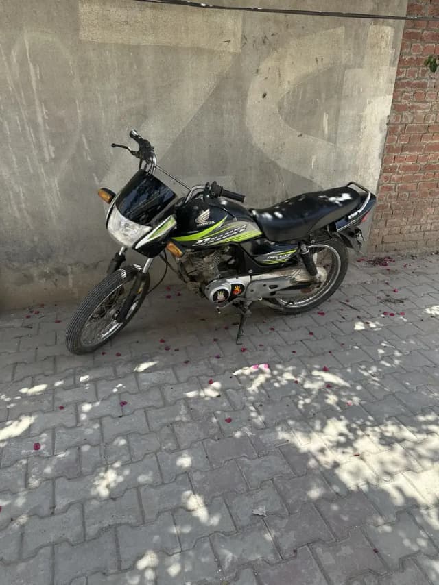 Honda deluxe 125 bike