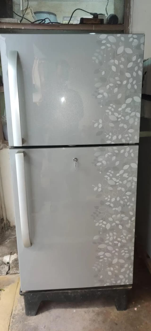 hrf300 Haier 300 volume nwe  condition