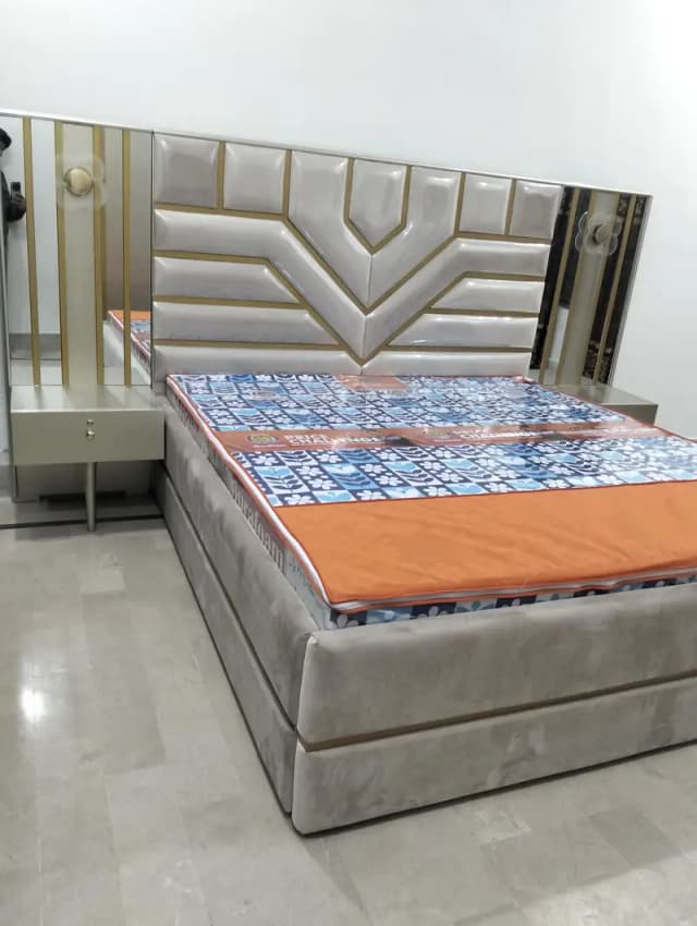 new Bed available in Full Size  with one side table in gloss finish