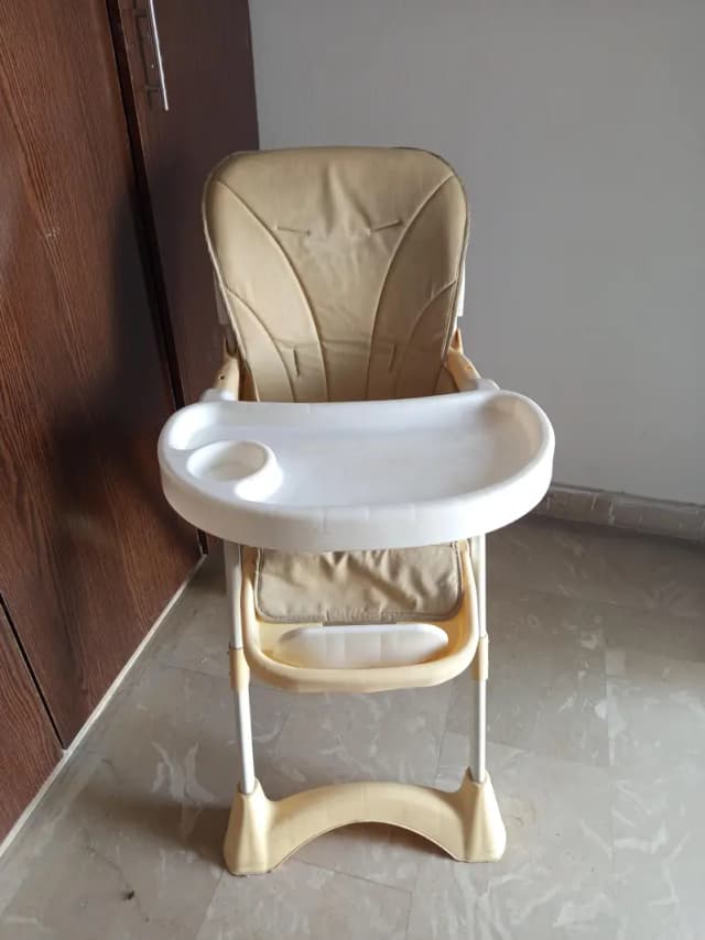 baby feeding high chair