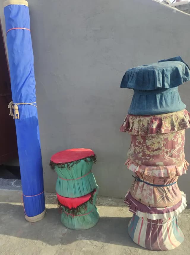 2xchik/curtain (44*48,70*53), 6 x mooray of good quality bamboo sticks