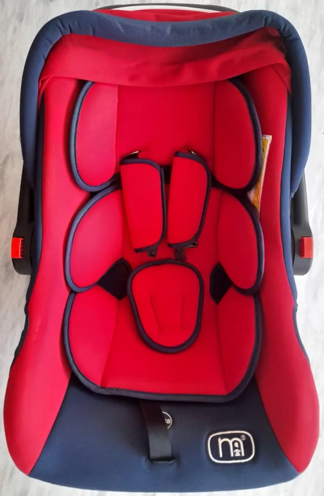 Mothercare's Baby Carry Cot / Car seat