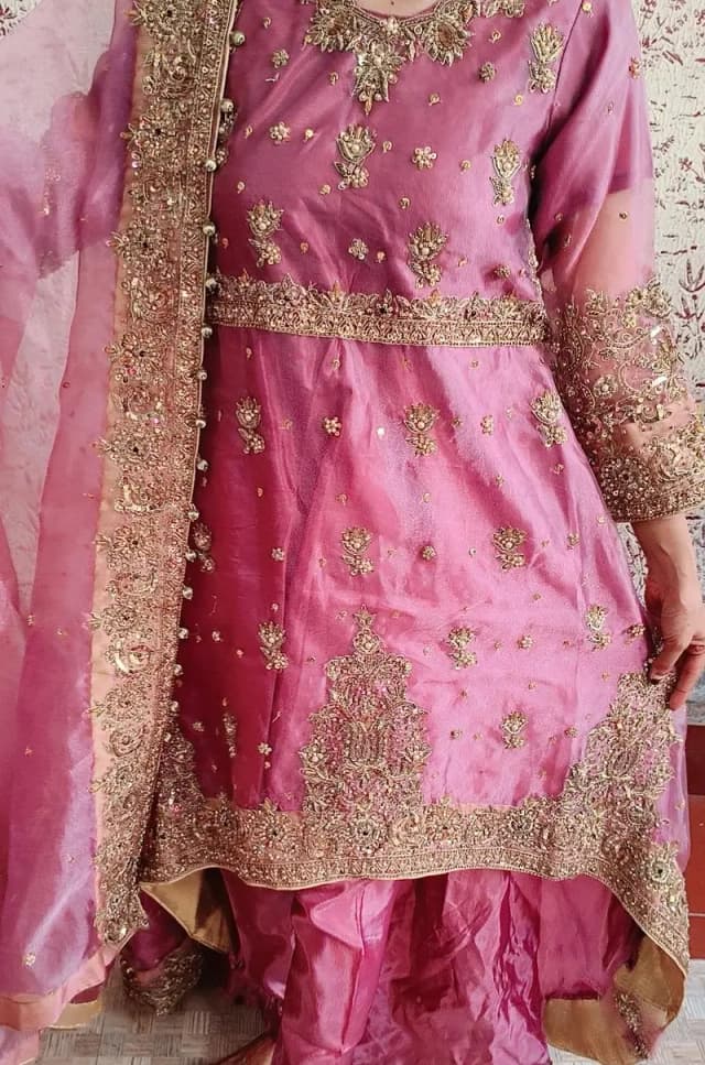 Organza embroidered Tale frok