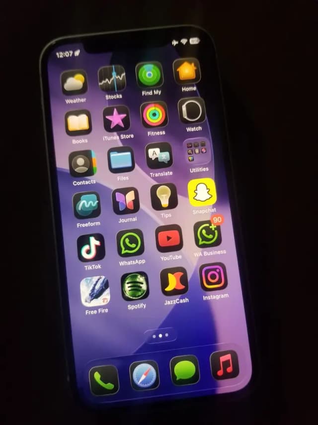 Apple iPhone 12