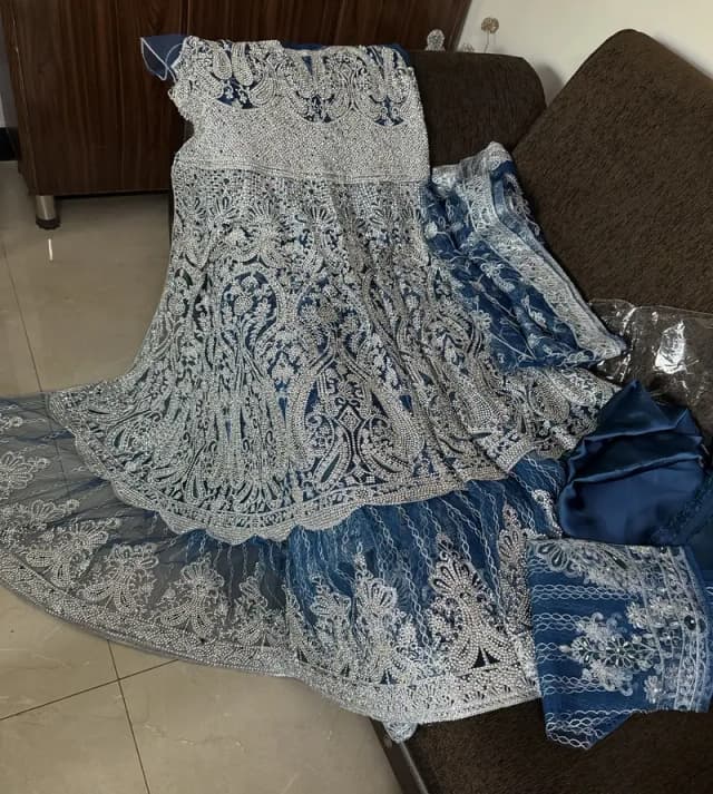 Formal wear new condition medium size