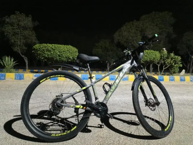 silverback Stride MD 7gear rear 3 front 10/10 condition just like new