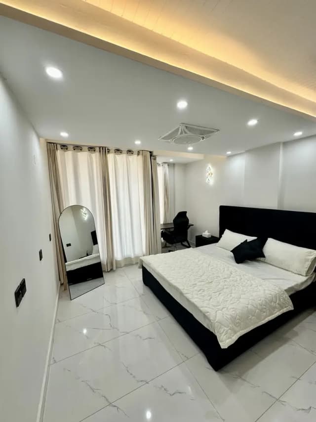 Premium 1 bed with luxurious TV Lounge - Adjacent Theme Park - Lahore
