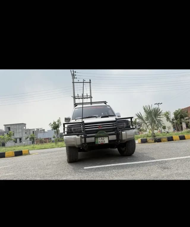 Mitsubishi Pajero 1992