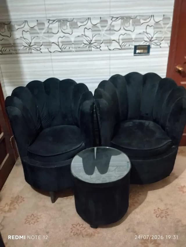 black colour bedroom set for sale