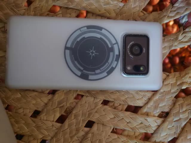 Sharp Aquos r6