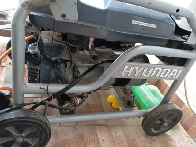 Hyundai Generator for sale 2.5Kva excellent condition