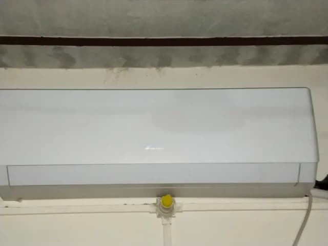 Gree 2.0 Ton Inverter Split AC – GS-24PITH1W (Heat & Cool)