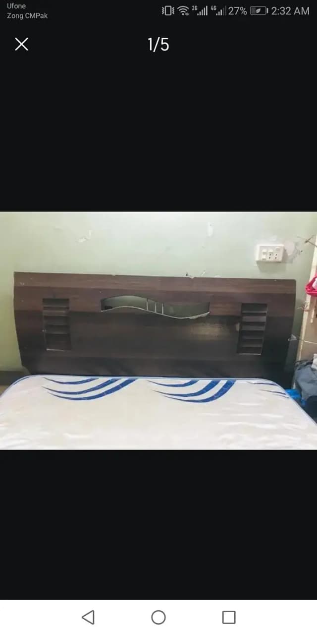 bed with metress