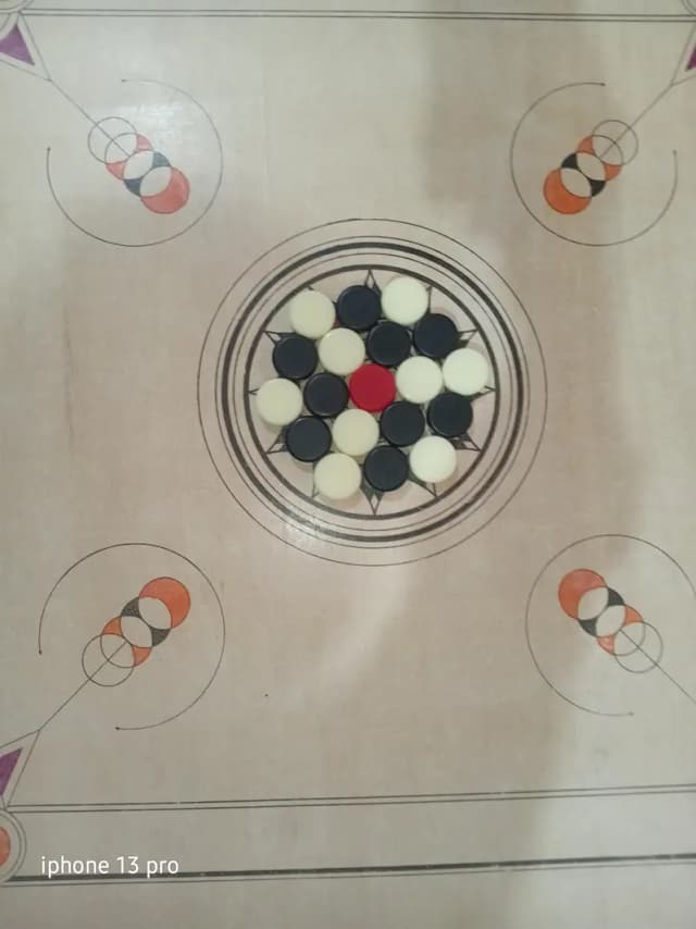 Carrom board