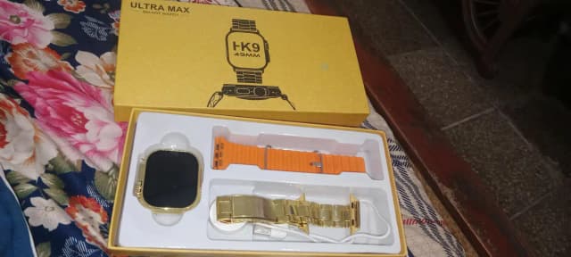 Ultra brand new watch ⌚ with white airbords new