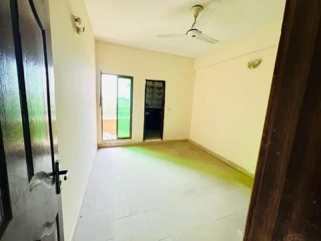 2 BED READY TO MOVE FLAT FOR SALE MULTI F-17 ISLAMABAD ALL FACILITY