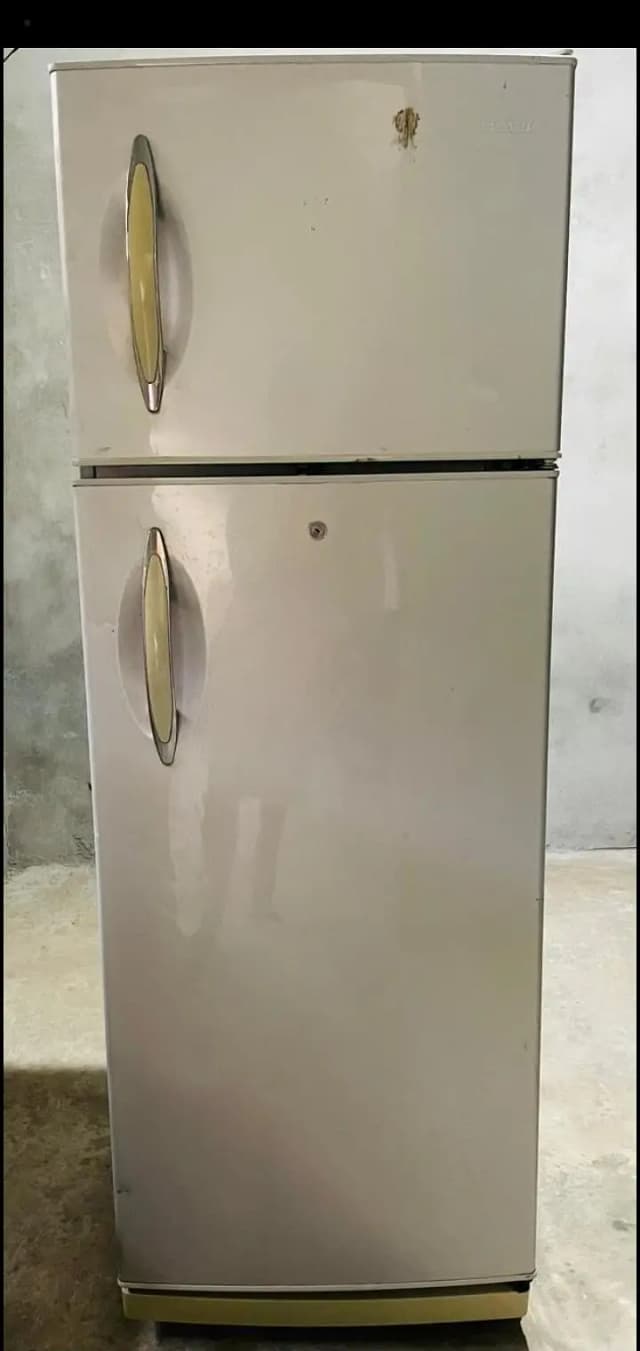 Haier Refrigerator HRF-378H (non-inverter). 16 cu ft