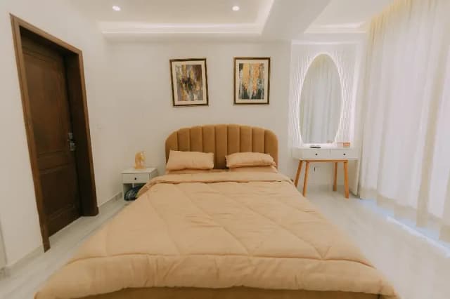 1 Bedroom Luxury Furnished Apartment For Rent