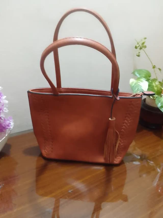 Hand Bag | Leather Bag | 3 Zipper | Good Condition|