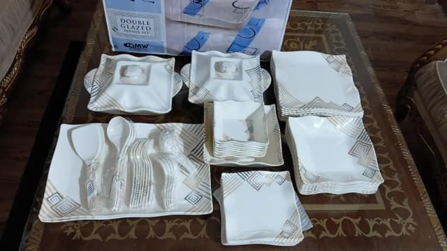 new 8 service dinner set