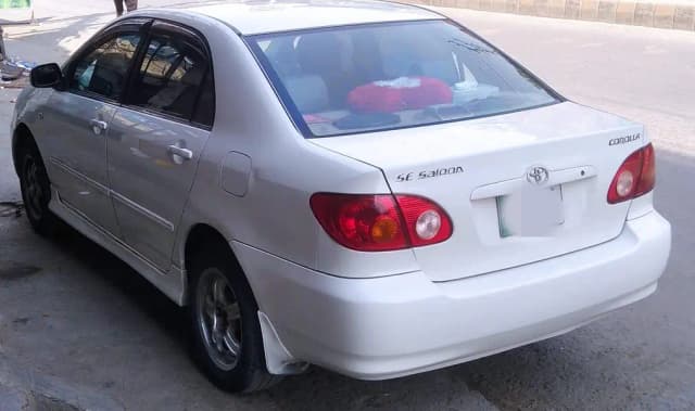 Toyota Corolla SE SALOON