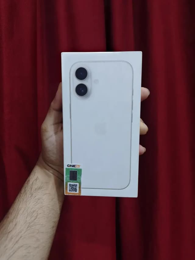Apple iPhone 17 - White - 2 years extended warranty)