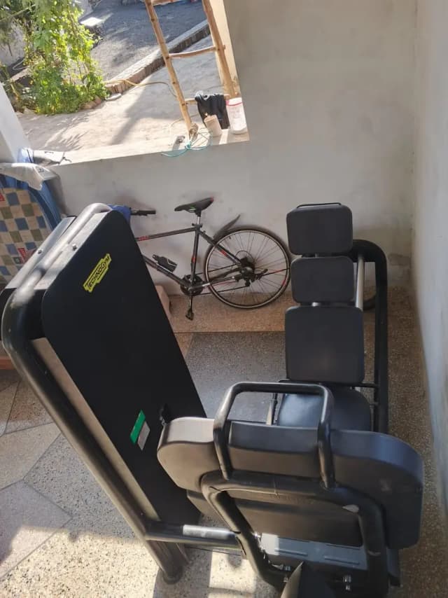 Original TechnoGym Leg Press Machine (Imported) - Excellent Condition