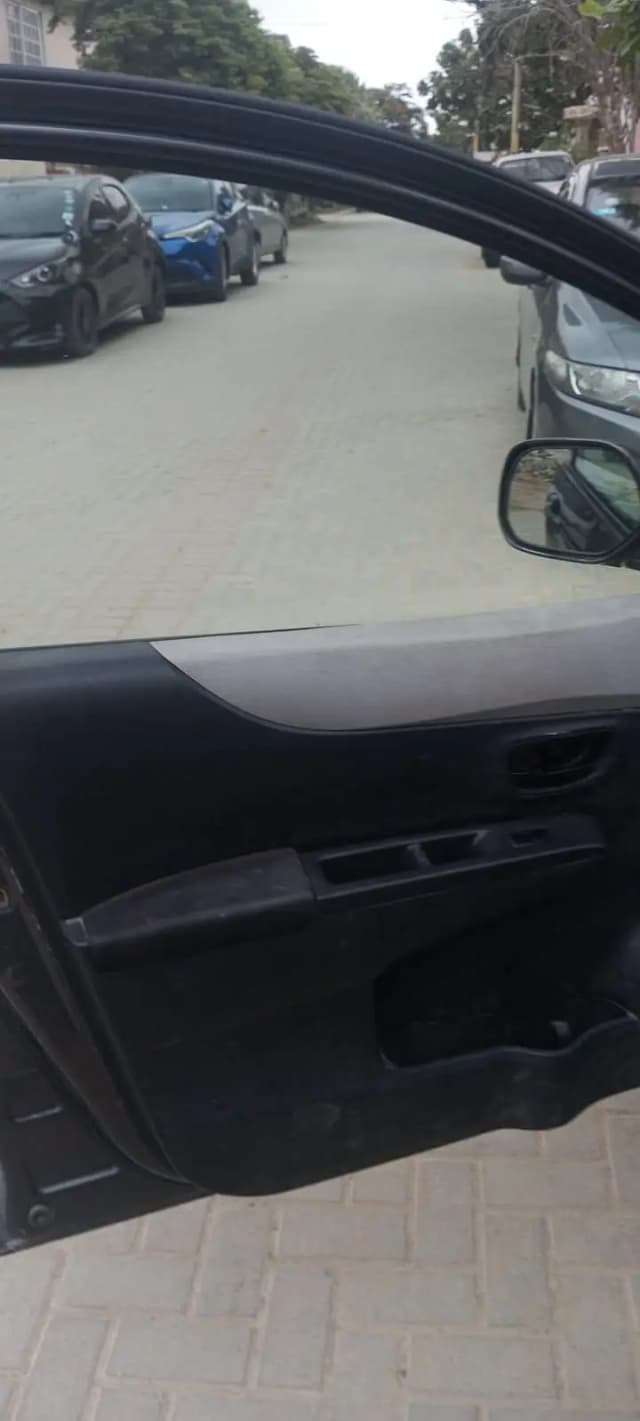 Toyota Vitz 2011