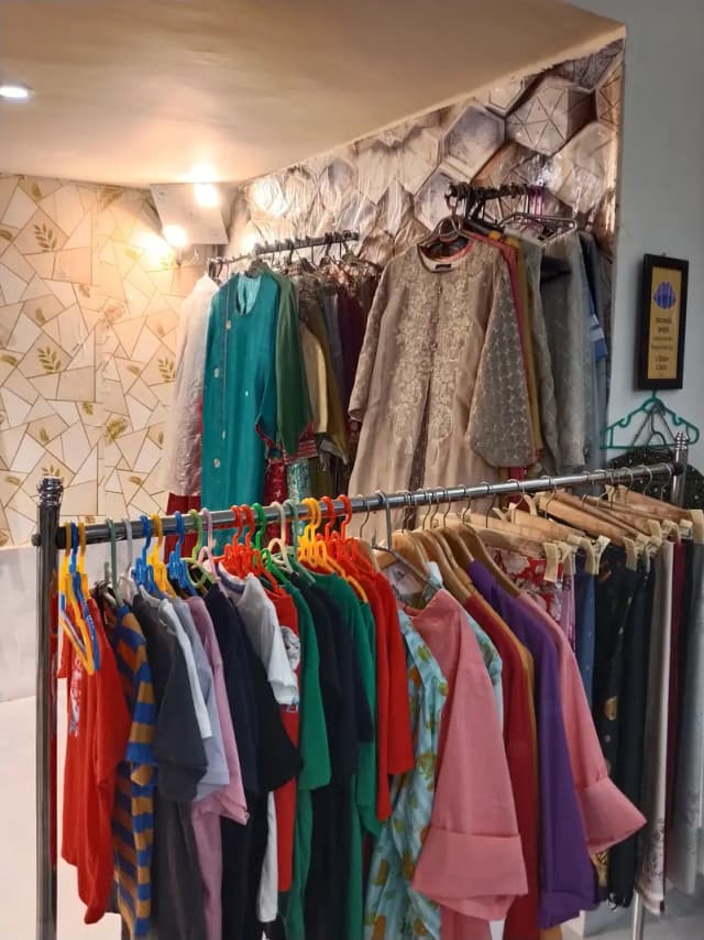 Women’s New Collection | Ladies Suits | Festive & Fashionable Dresses