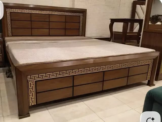 Double bed / bed set / king size bed / wooden bed / bed / Furniture