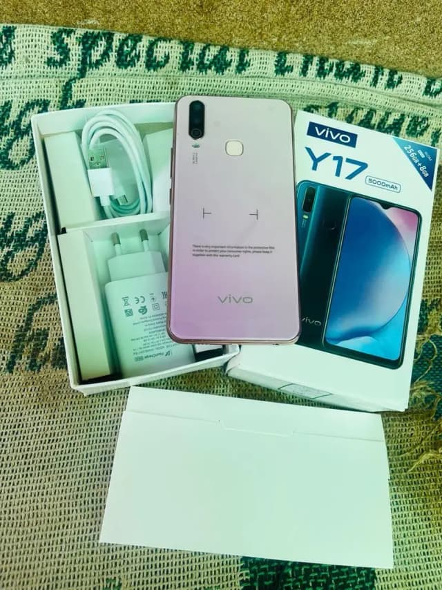 Vivo Y17 8gb/256gburgent Sale. 03/09/10/18/123