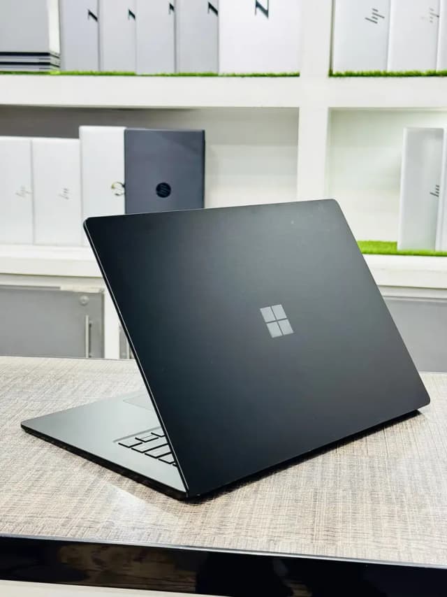 Microsoft Surface Laptop 4 || Ryzen 7 | 16 GB 2K Touch Screen