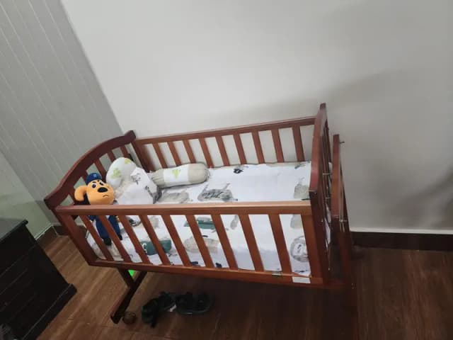 original Tinnies baby cot| baby gear| baby cot baby swing