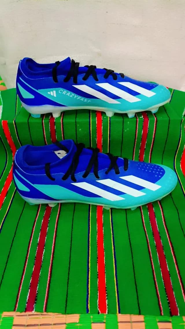football shoes Nike mercurial #Superfly #airzoom #predator#nike#adidas
