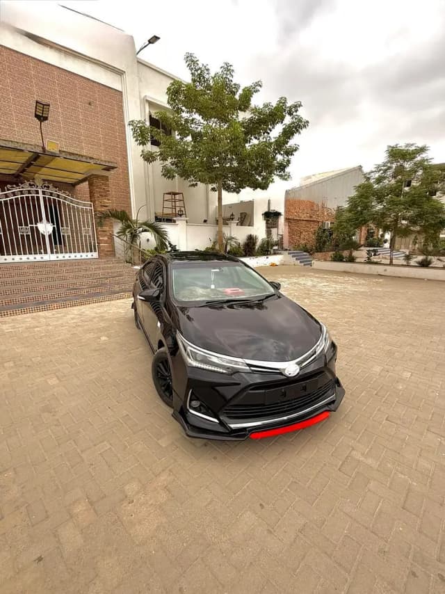 TOYOTA ALTIS GRANDE  2017 B2B  PUSH START FACE LIFT SHAP URGENT SELL