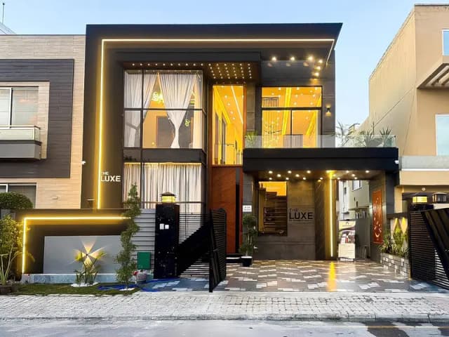 10 MARLA BRAND NEW LUXURY HOUSE FOR SALE AT BAHRIA TOWN LAHORE