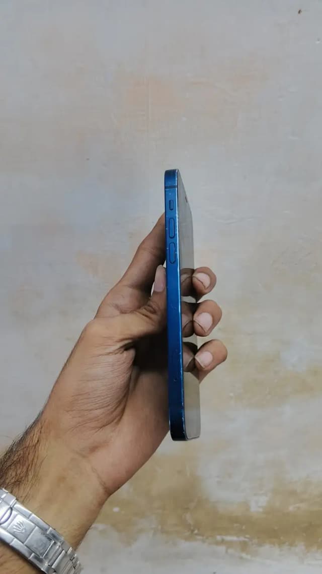 Apple iPhone 12