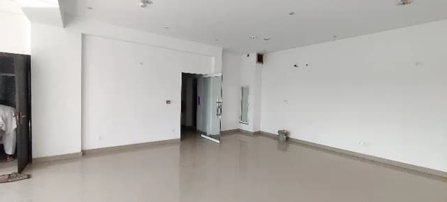 4 Marla Full Plaza With Lift