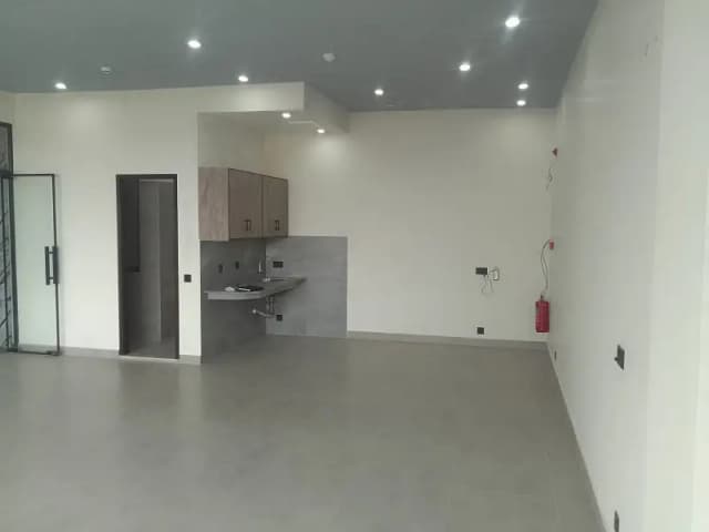4 MARLA BRAND NEW FLOOR WITH LIFT