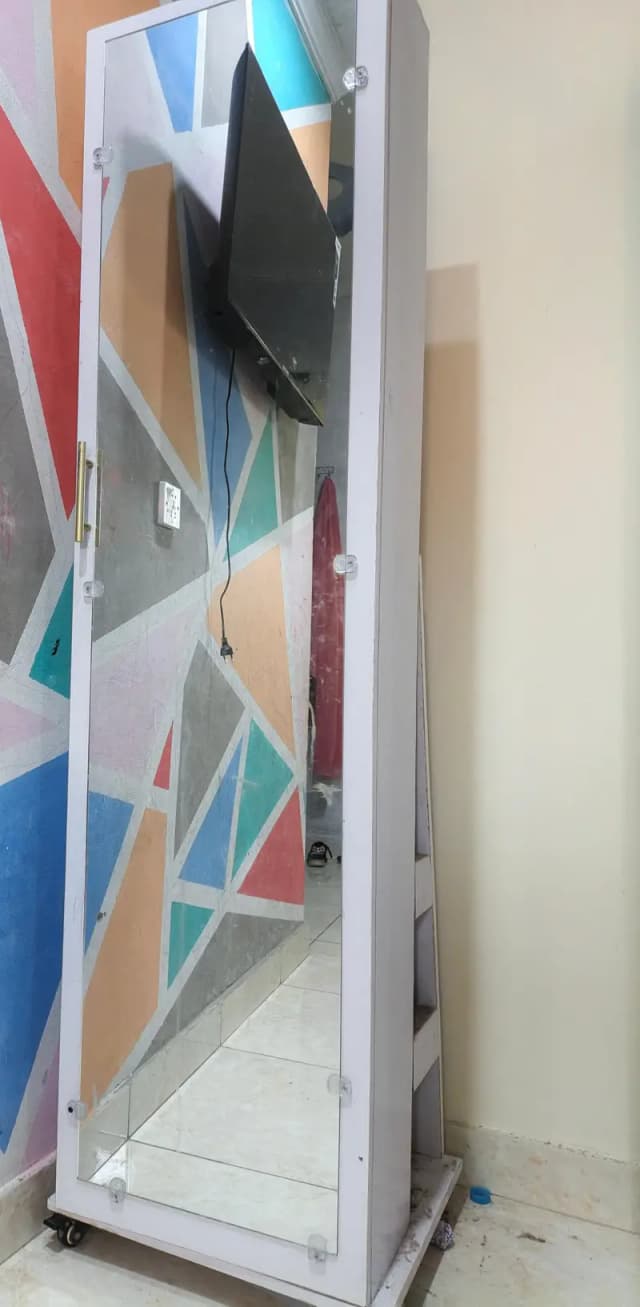 dressing almari full mirror