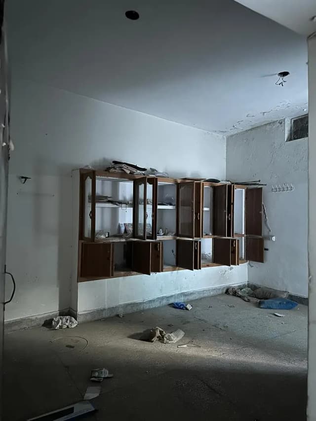 Separate gate Old lower Portion near road for hostel ND Bacholors(03277342171)