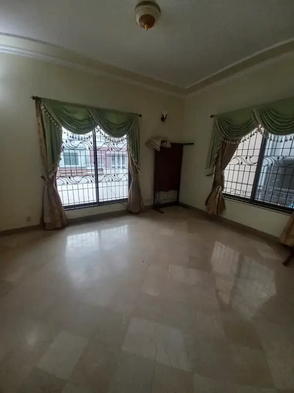 Iqbal Town 10 Marla Uper Marbled 3 Bed Portion At Prime Location 50Ft Road