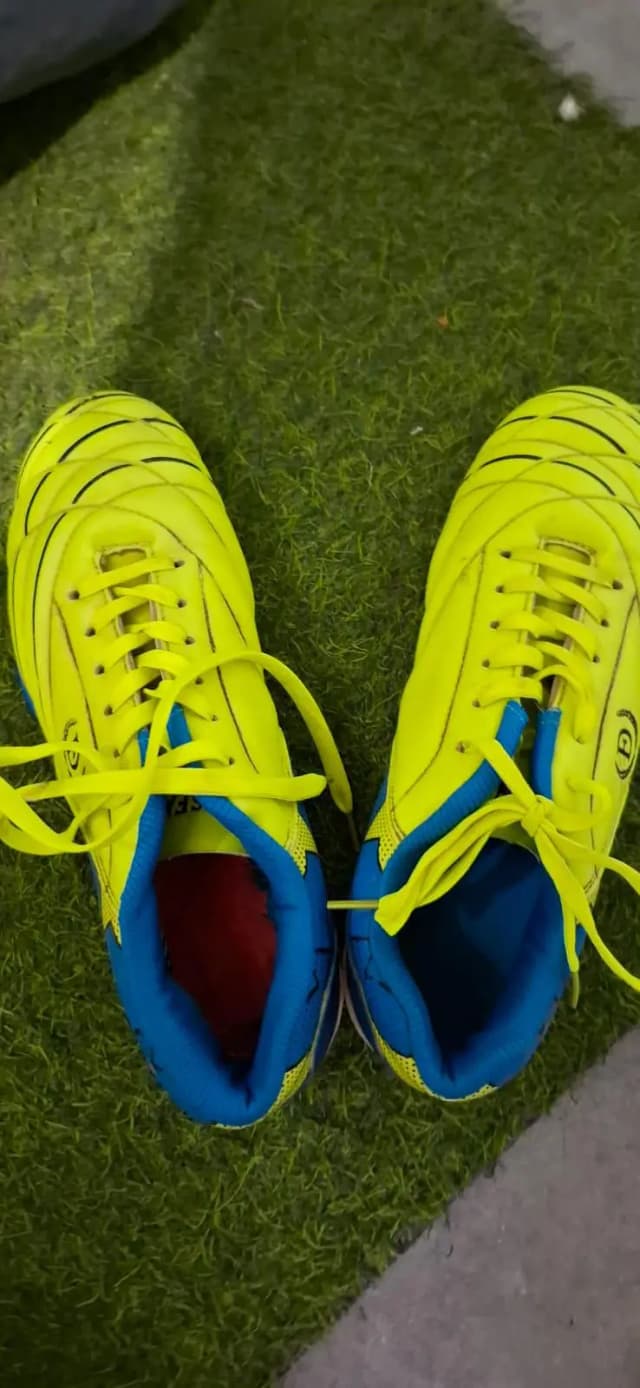 a slightly used football gripper condition 10/10