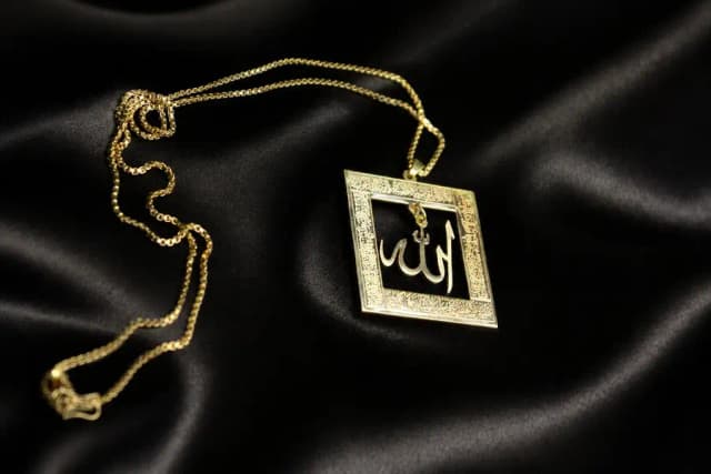 Ayat ul Kursi locket