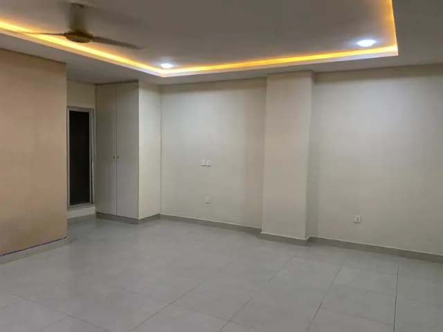 CORNER APARTMENT FLAT AT CDA B BLOCK-MARKAZ B-17