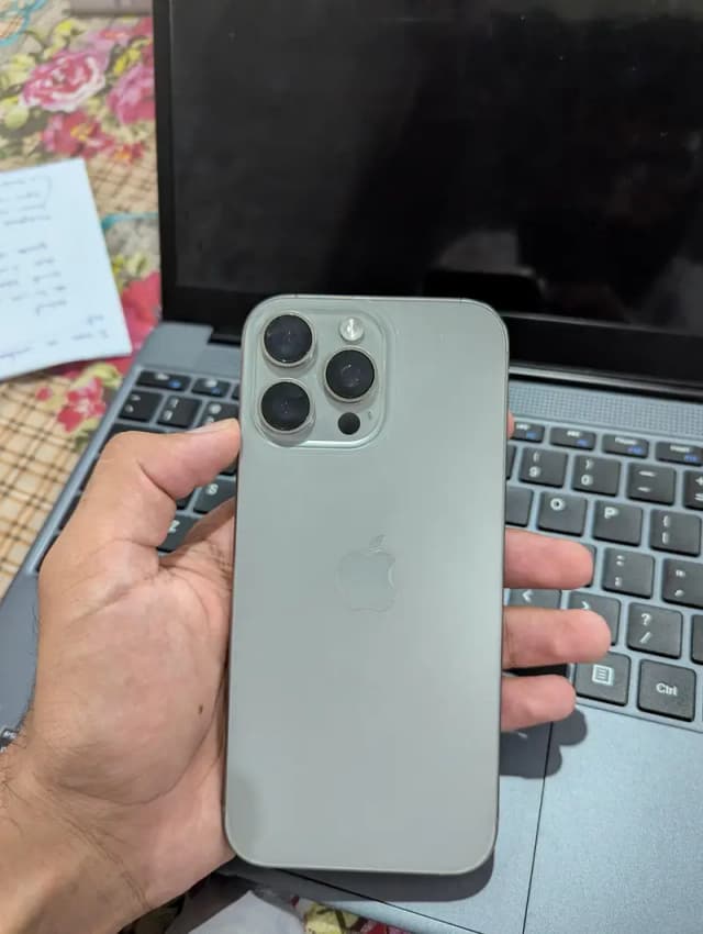 Apple iPhone 16 Pro Max