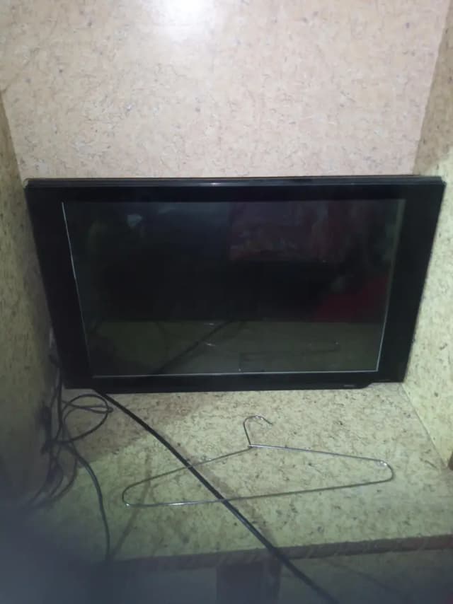 tv lcd achi condition mai hy
